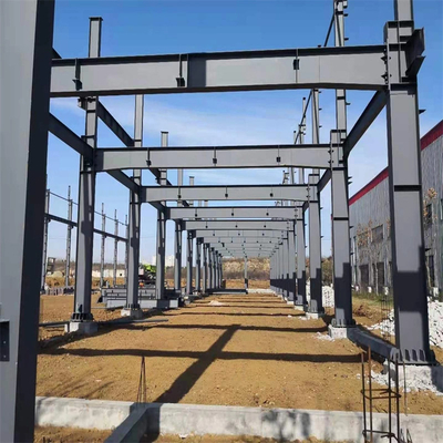 Q235 / Q355 कार्बन स्ट्रक्चरल स्टील प्रीफैब स्टील वर्कशॉप निर्माण